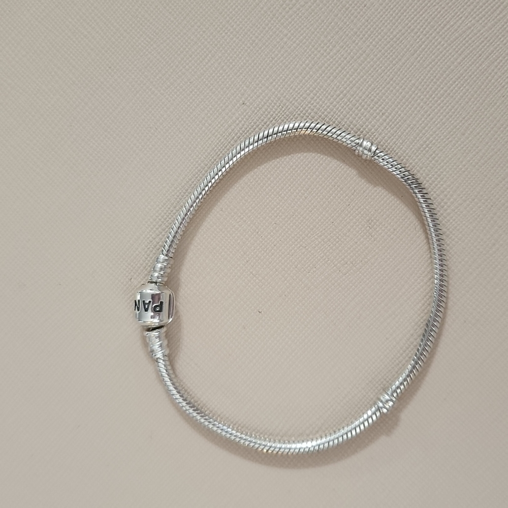 Plain barrel clasp bracelet